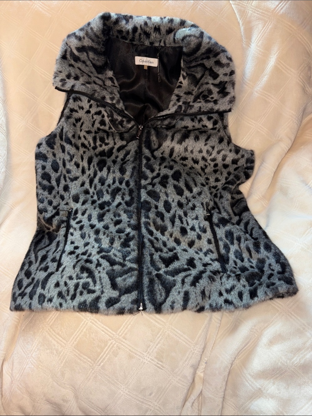 Calvin Klein Grey and Black Leopard Faux Fur Vest Size Large Fuzzy Feel